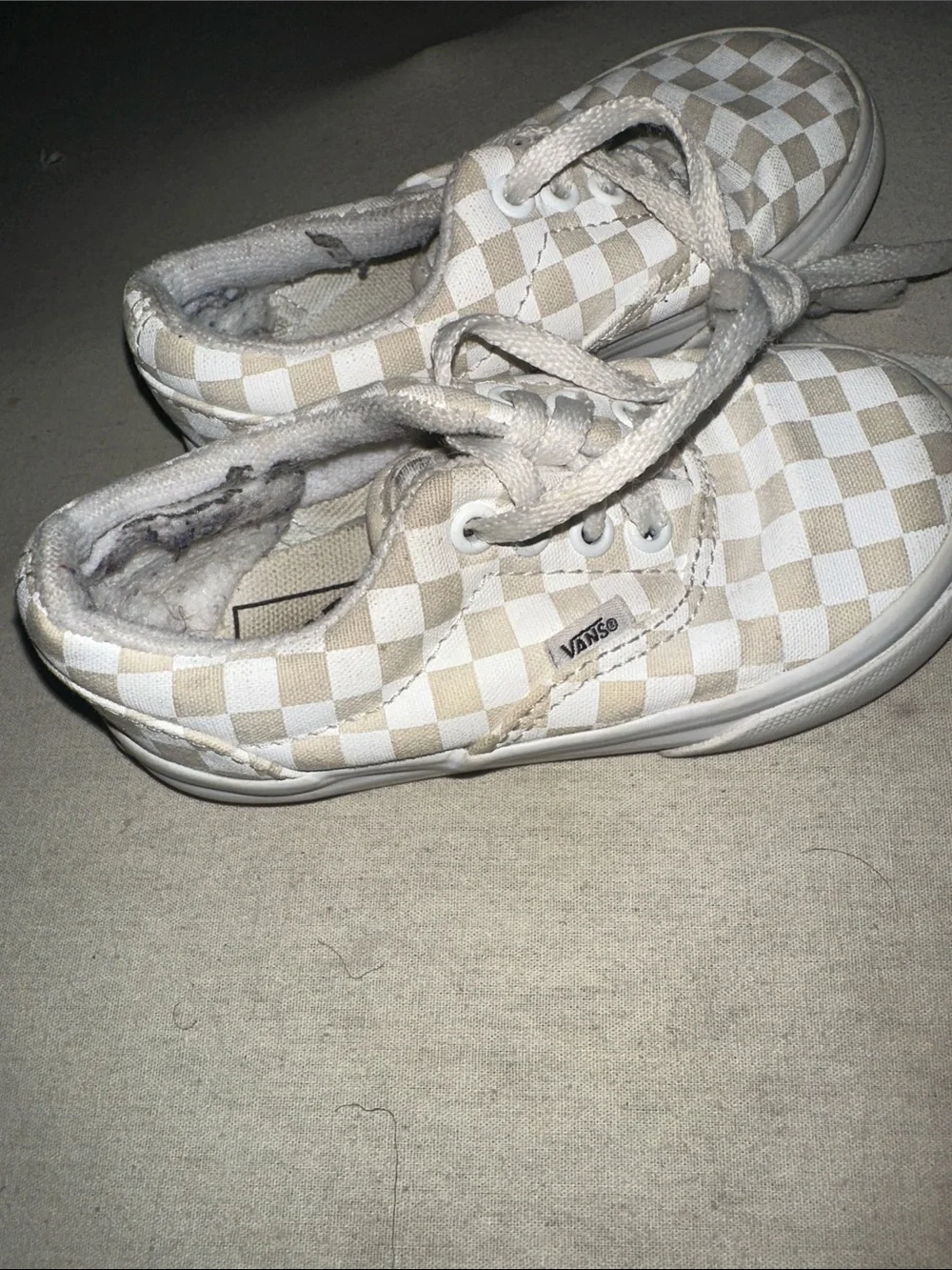 Vans Kids Size 6 Checkerboard Lace-Up Sneakers in Cream and White